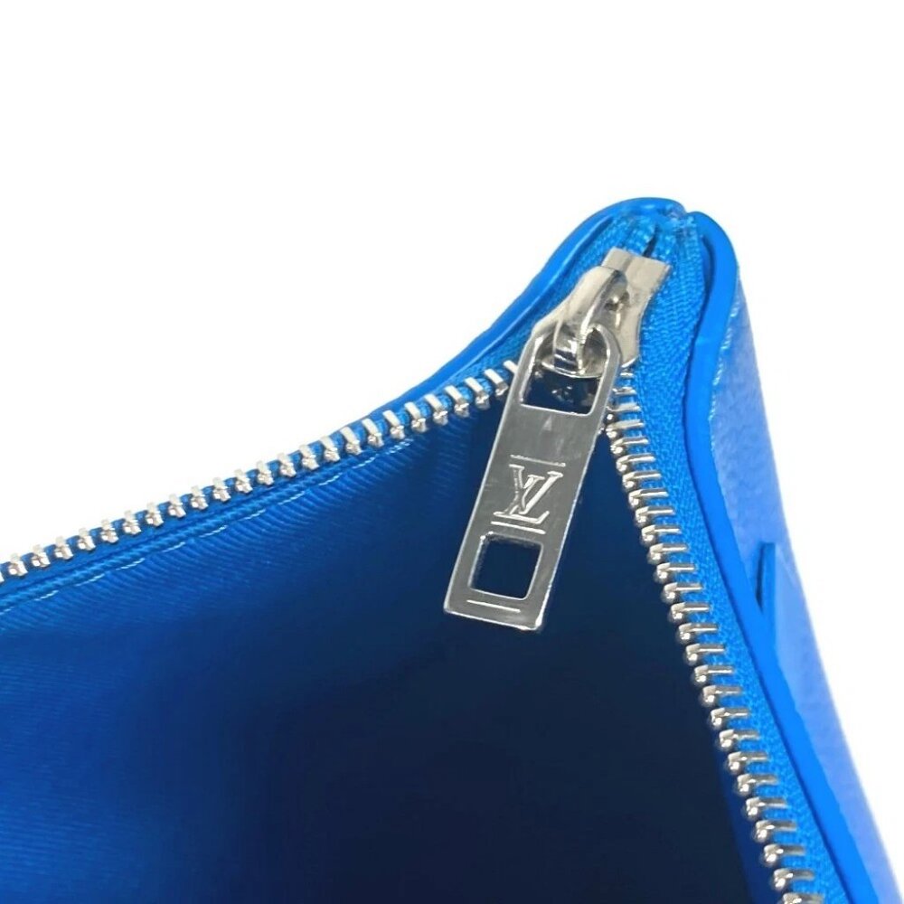 LOUIS VUITTON M82270 Aerogram Takeoff-Pouch Clutch (Initials "MH" on name tag) - Picture 15 of 15